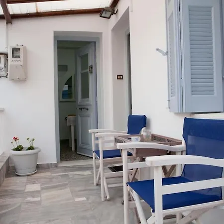 House In Castle Páros