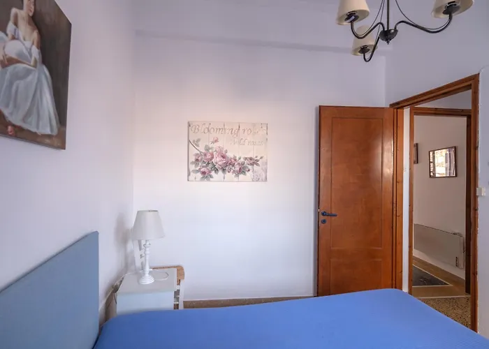 Nyaraló House In Castle