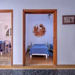House In Castle * Párosz