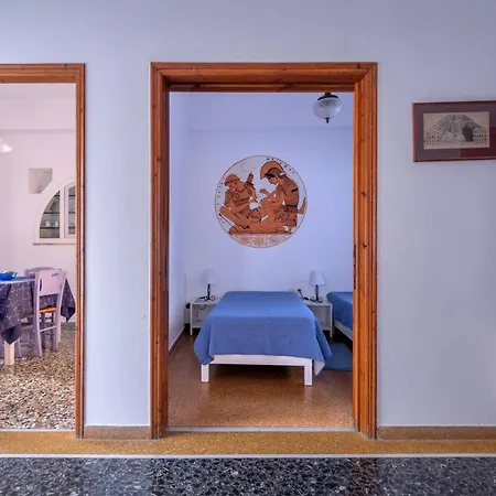 House In Castle * Páros